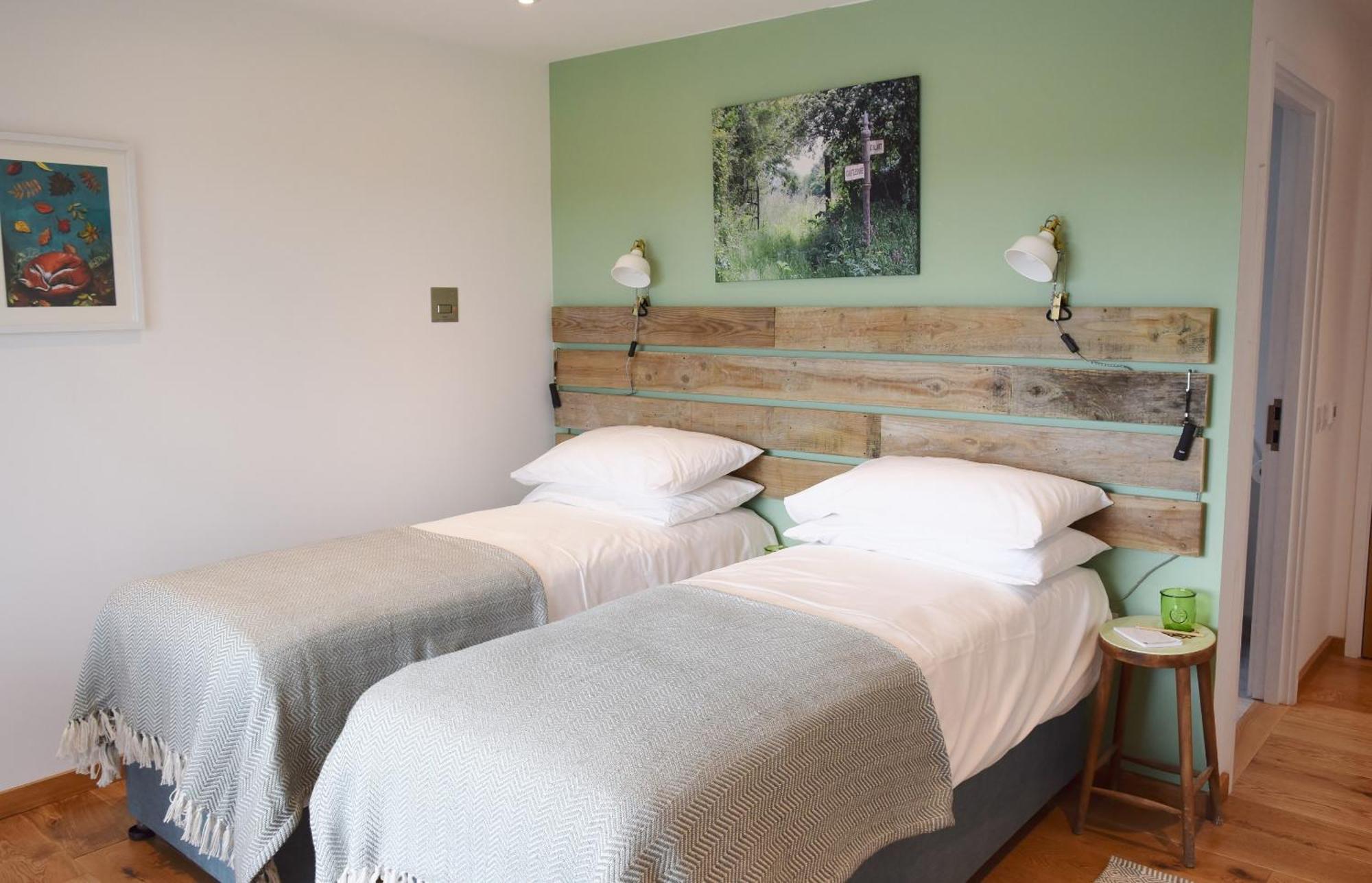 The Sanctuary Cornwall Golant Room photo