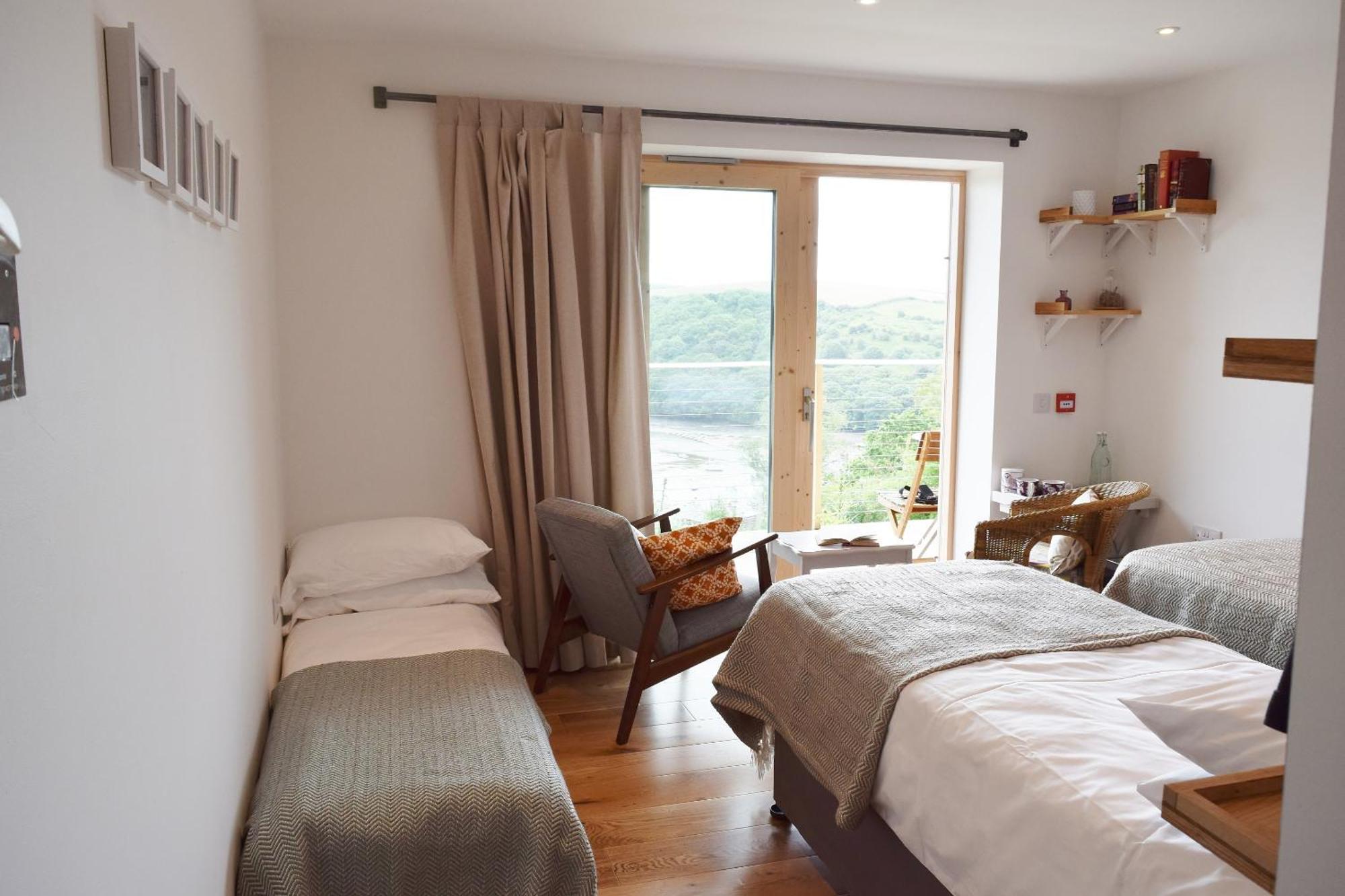 The Sanctuary Cornwall Golant Room photo